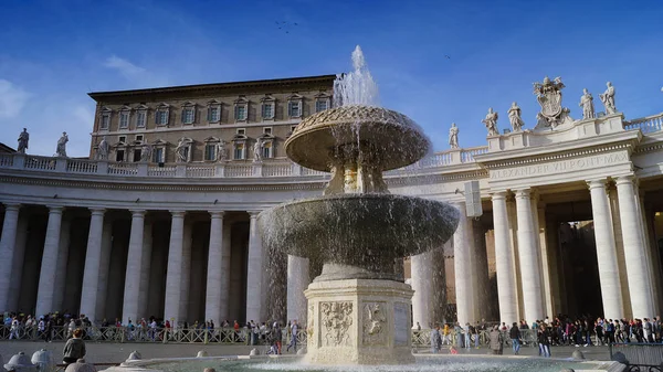 Utsikten över Sankt Peterskyrkan, Rom, Vatikanen, Italien. — Stockfoto