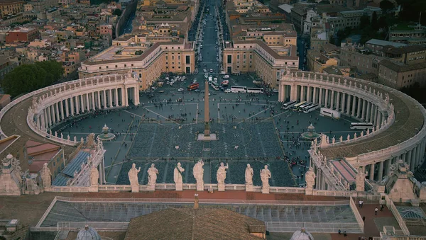 Vista superior da paisagem urbana do Vaticano e de Roma, hora do pôr do sol — Fotografia de Stock