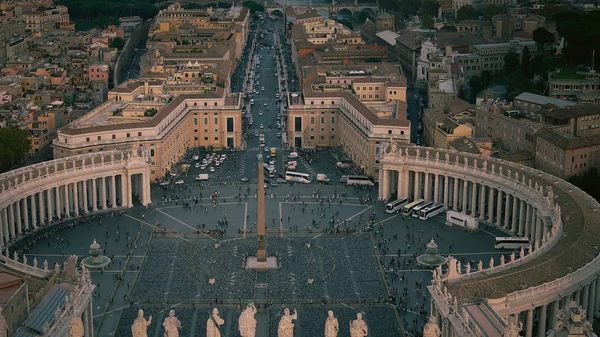 Vista superior del paisaje urbano del Vaticano y Roma, hora de la puesta del sol — Foto de Stock