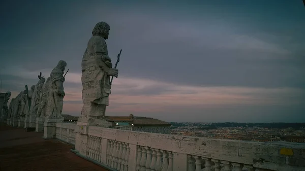 Vue de dessus de la statue de San Pietro, heure du coucher du soleil — Photo