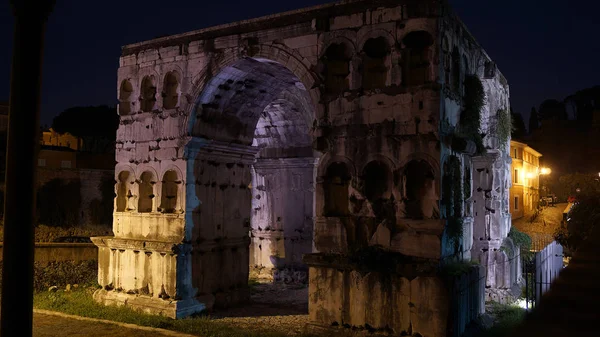 Janusbågen nära Forum Boarium i Rom. — Stockfoto