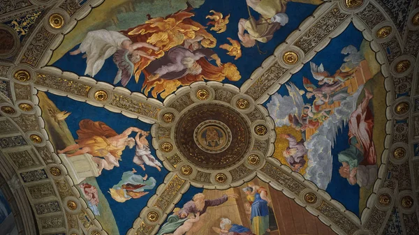 바티칸 시티, 바티칸, 2017 년경: 인테리어와 회화와 조각 바티칸 박물관의 건축 세부 사항, — 스톡 사진