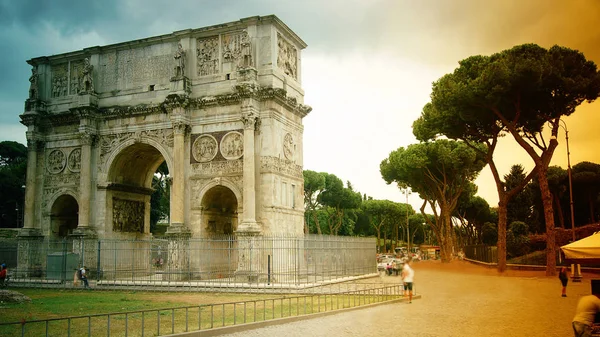 Utsikt över Arch of Constantine, Rom, Italien — Stockfoto