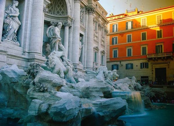 著名的许愿喷泉 (许愿池) 在罗马, 由尼古拉 chomiak-salvi 在巴洛克和洛可可风格设计. — 图库照片