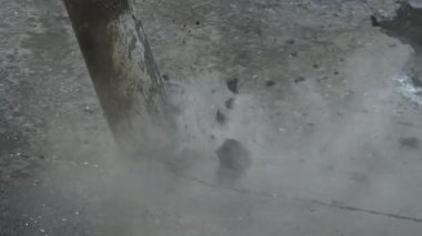 İşçi kesim asfalt yol, yakın