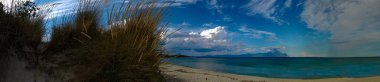 Yunanistan 'da deniz kenarında güzel kayalar, Halkidiki, Sarti, panorama
