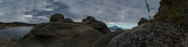 Tengerpart Görögországban Gyönyörű Sziklák Halkidiki Sarti Panoráma — Stock Fotó