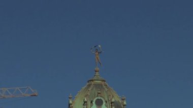 Turistler Brüksel 'de Grand Place' i doldurdular; gerçek zamanlı olarak büyüyorlar