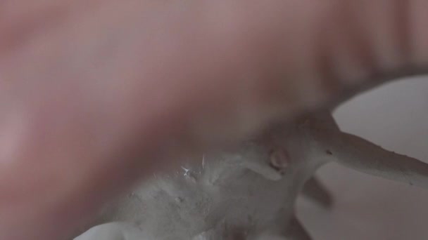 Моделирование Коронавирусоподобной Формой Глины — стоковое видео