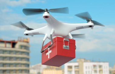 Beyaz dron quadrocopter 