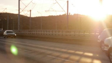 Şehir trafiği Bokeh ve ışıkları günbatımı