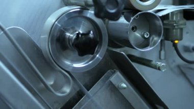 Fabrikada makinenin otomatik çalışma