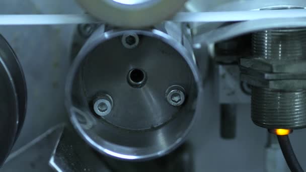 Fabrikada makinenin otomatik çalışma — Stok video