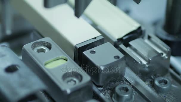 La machine pour couper l'usine de moulures 