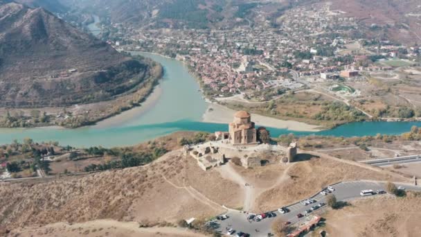 Holy Trinity Cathedral Tbilis Span Mountains Georgia City Kazbegi Fly — Stock Video