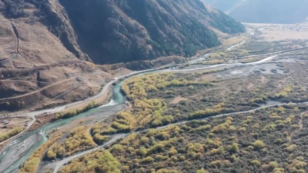 Holy Trinity Cathedral Tbilis Span Bergen Georgien Staden Kazbegi Flyg — Stockvideo