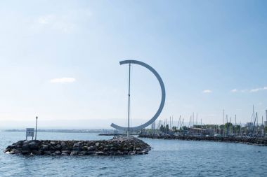 9 Mayıs 2017 - Lozan, İsviçre: Eole Clelia Bettua, Lozan Cenevre Gölü mesire bulunan heykeli.