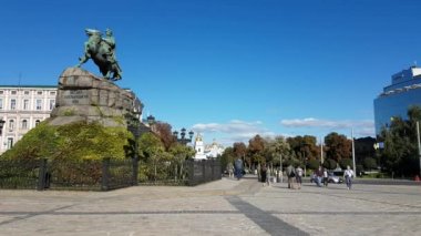 Anıt Bohdan Khmelnytsky'e 1888 yılında inşa edilmiş. Kyiv, Kiev, Ukrayna