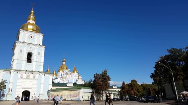 St. Michael's Golden kupolkonvexa kloster. Kiev, Kiev, Ukraina — Stockvideo