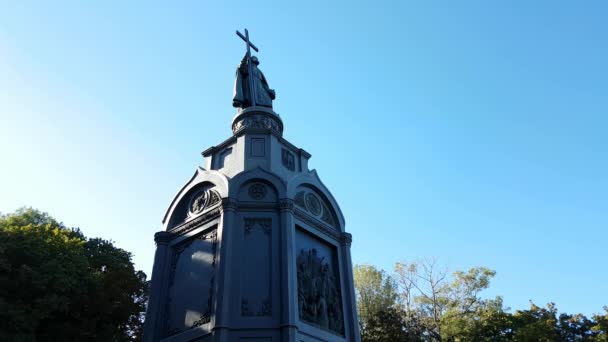 Saint Volodymyr Vladimir Monument. Kiev, Oekraïne — Stockvideo