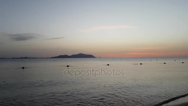 Pagi matahari terbit di Sharks Bay laguna di Sharm El Sheikh, Mesir, Laut Merah, Sinai Selatan . — Stok Video