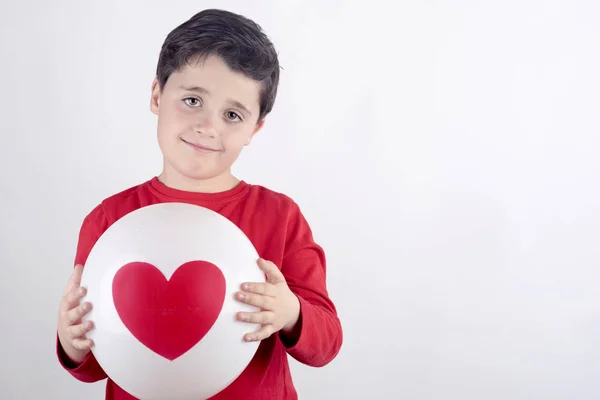 Leende barn med ett hjärta — Stockfoto