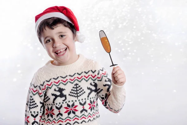 Lycklig pojke firar jul — Stockfoto