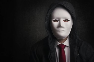  İşadamı maskesi siyah arka plan üzerine