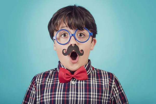 Fröhlicher Vatertag Lustiger Junge Mit Falschem Schnurrbart Und Krawatte — Stockfoto