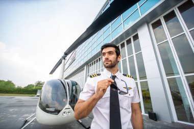 ticari özel helikopter pilotu