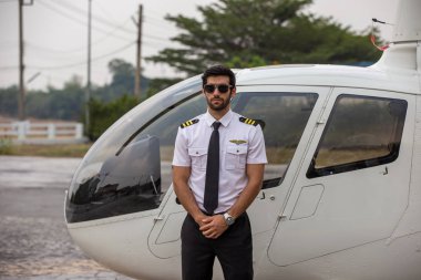 ticari özel helikopter pilotu