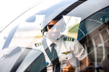 ticari özel helikopter pilotu