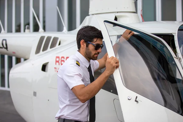 ticari özel helikopter pilotu