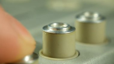 Radyo arama, istasyonları için arama. Ses eski radyo