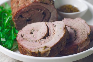 kavrulmuş domuz filetosu