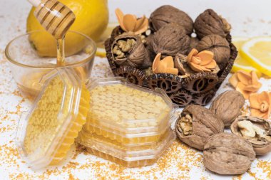 Tatlım, petek, ceviz ve limon