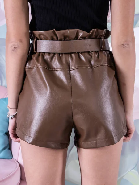 Woman Wearing Brown Leather Shorts — Stock Photo, Image