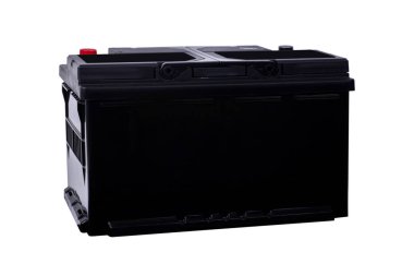 araba aküsü beyaz arkaplanda izole edildi.