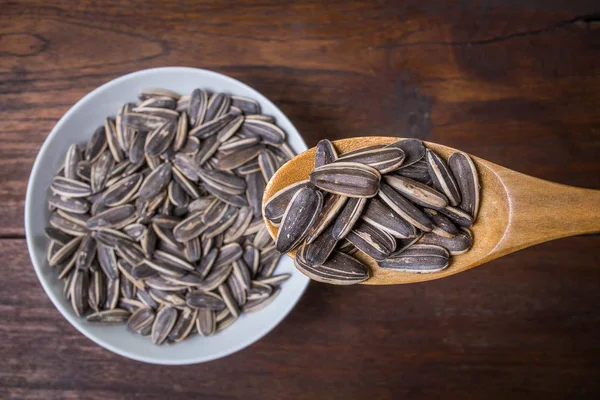 sunflower seeds image