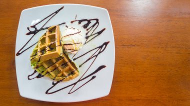 Yeşil çay dondurma waffle 