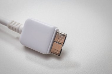 USB 3.0 kablosu ile mikro B bağlamak beyaz 