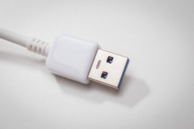 USB 3.0 kablosu ile mikro B bağlamak beyaz 
