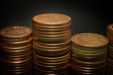 İş fikir kavramı görüntü için altın sikke yığını