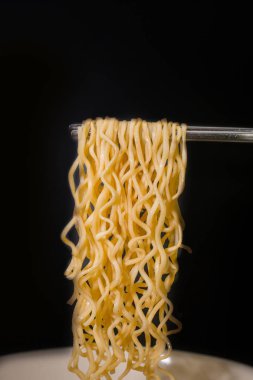 Üstten Görünüm temiz arka plan anlık erişte