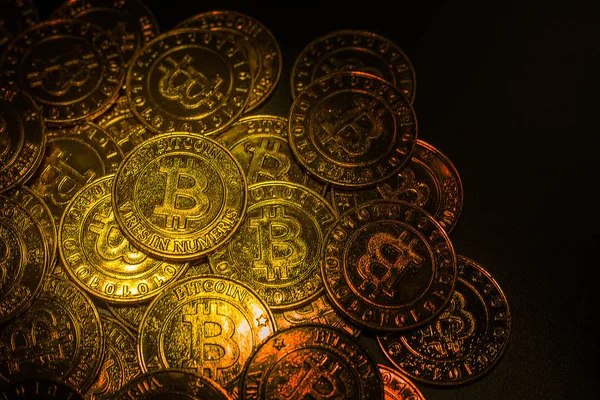 Altın Bitcoins sanal para sikke resim fikir için böyle bir