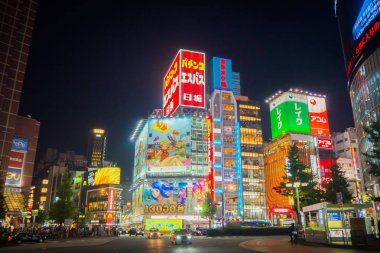 25 Ekim 2017 Tokyo Japonya: Neon ve Sing ışık gece Shi