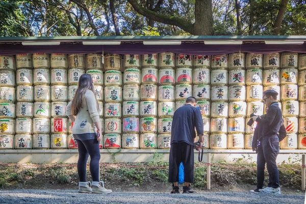 Santuario Meiji, Tokio, Japón - 27 de octubre de 2017: ubicado en Shib —  Fotos de Stock