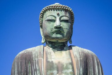 Kotokuin Tapınağı, konumu Kamakura üzerinde dev Daibutsu duruyor 