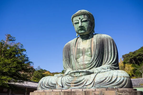 Giant Daibutsu sorge sul Tempio di Kotokuin, Ubicazione Kamakura — Foto Stock