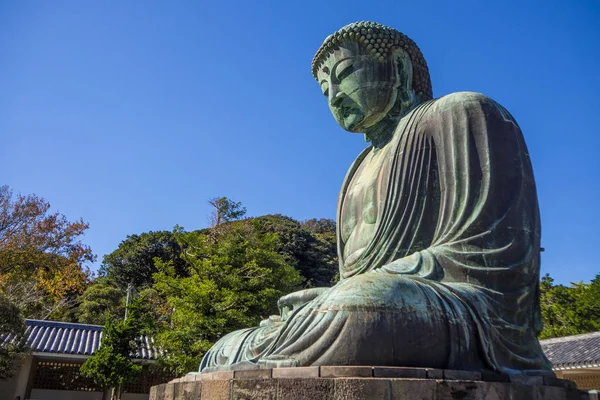 Giant Daibutsu sorge sul Tempio di Kotokuin, Ubicazione Kamakura — Foto Stock